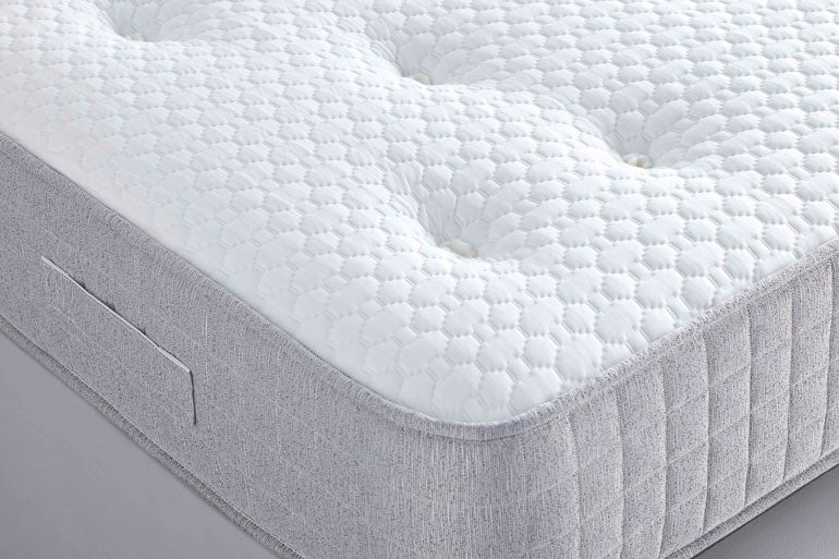 Close-up of Deep Sleep Essential Pocket 1000 Mattress