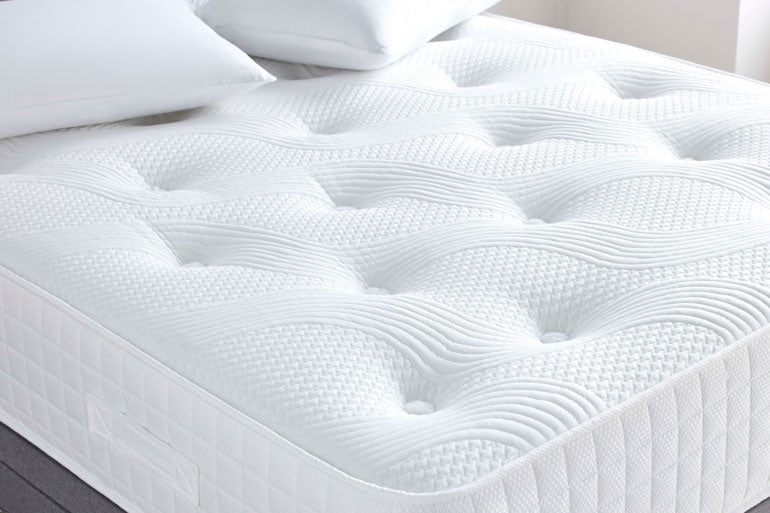 Close-up of Deep Sleep Memory Plus 1500 Mattress