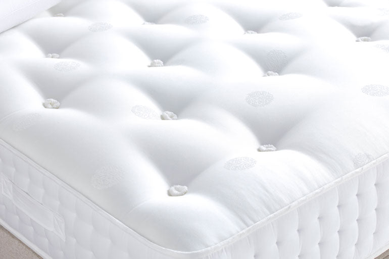 Close-up of Giltedge Cotswold Natural 1500 Mattress