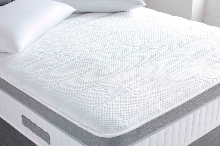 Close-up of Giltedge Crest 1000 Mattress