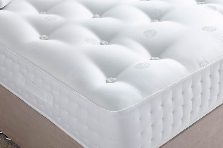 Corner of Giltedge Harewood 2000 Pocket Sprung Mattress