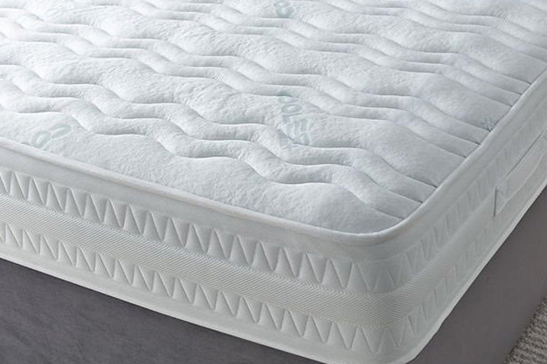 Giltedge Sirocco 2000 Mattress on divan base