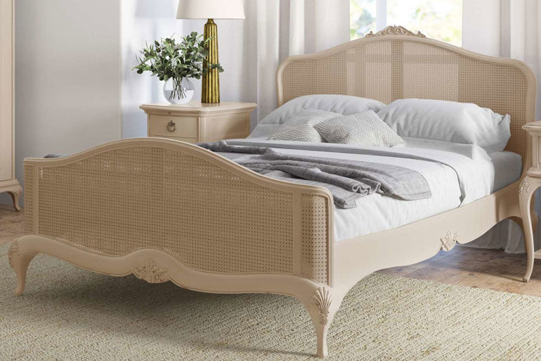 Willis and Gambier Ivory Rattan High End Bed