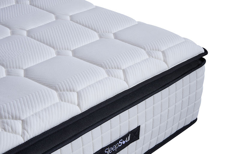 Close-up of corner of Sleepsoul pillow-top 800 Mattress