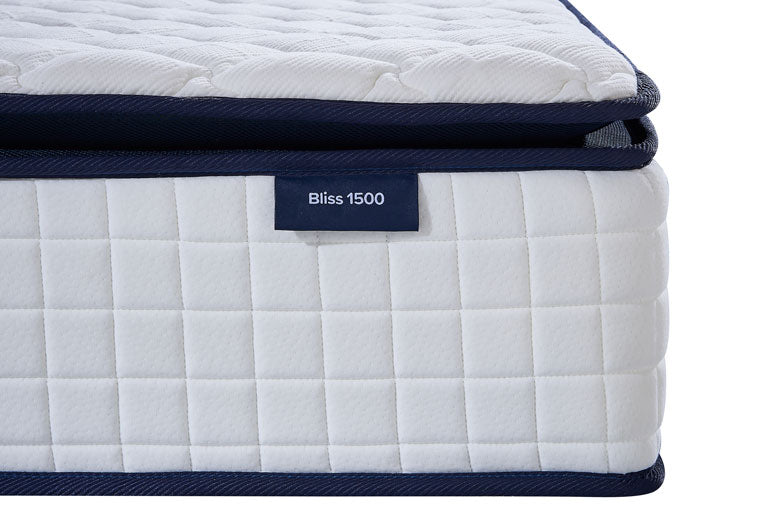 Close-up of corner of pillow-top of Sleepsoul Bliss 1500 Mattress