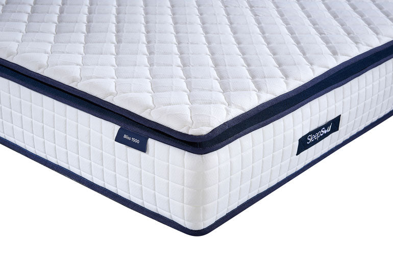 Corner view of Sleepsoul Bliss 1500 Mattress showing memory foam pillow-top