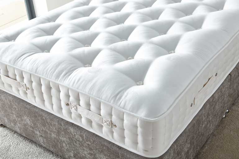 Bee&#39;s Knees Natural 9000 Reinforced Divan / Ottoman Package