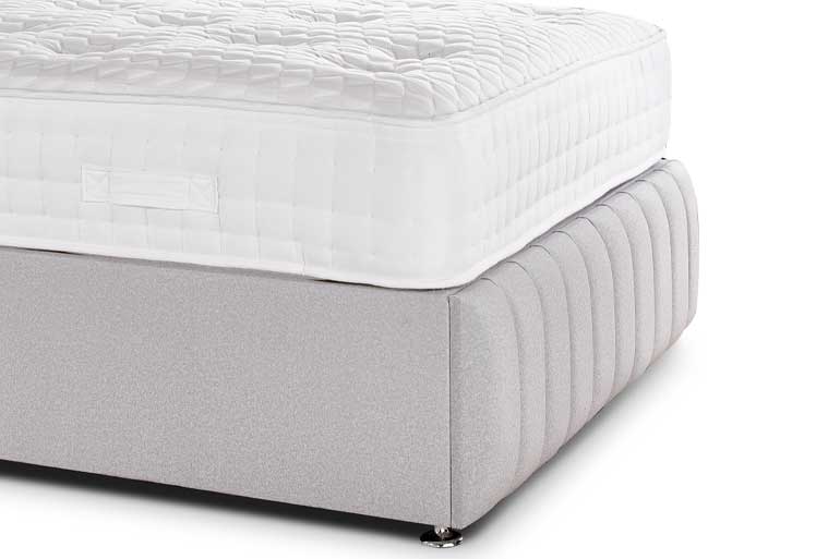 Divan Bed with Clarence Headboard &amp; Low Foot End