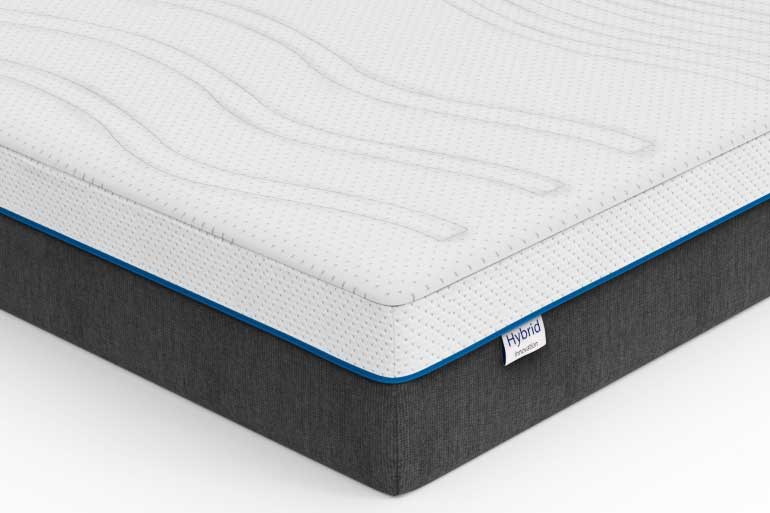 Close up of corner of Mlily Gel Pocket 1000 Mattress