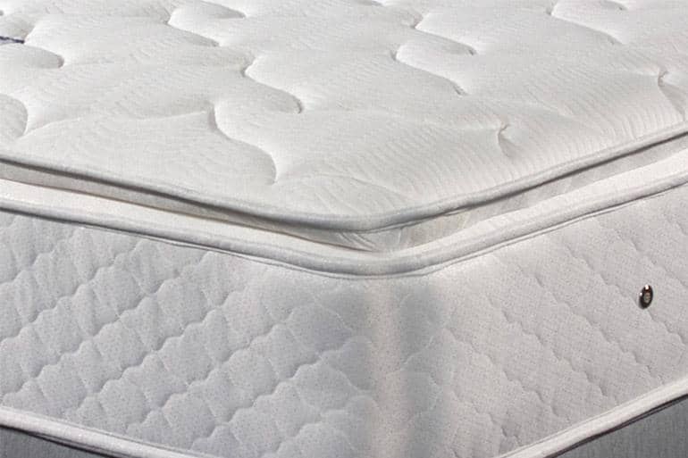 Close up of the corner of a Sleepeezee Memory Comfort 1000 Mattress 